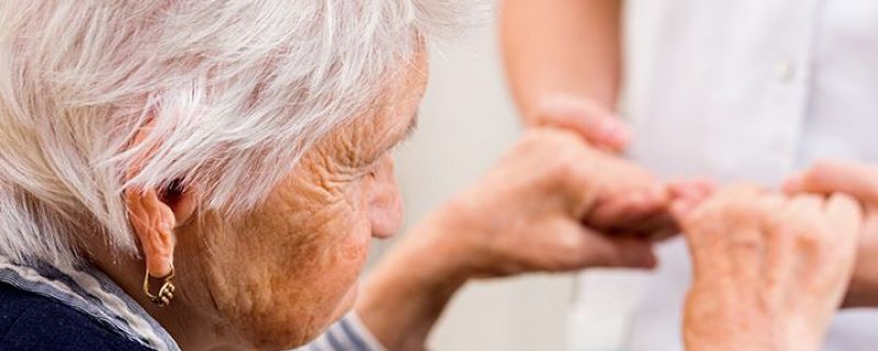 Personnes âgées : comment faire pour rester chez soi ?
